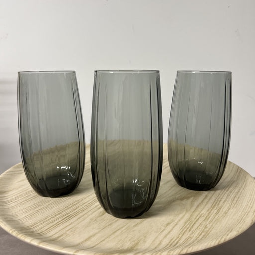 Verre à eau noir