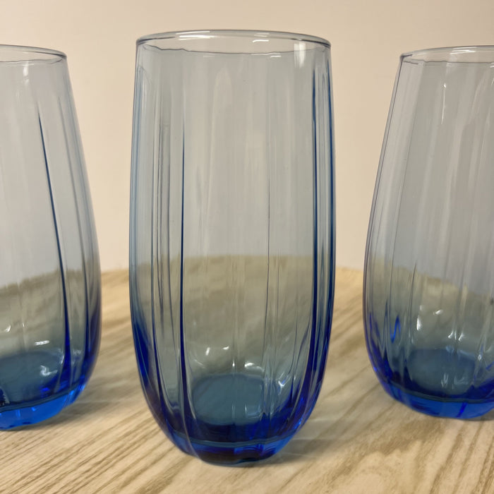 Verre à eau bleu